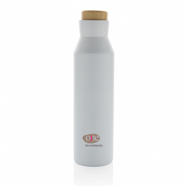 Вакуумная бутылка Gaia из переработанной нержавеющей стали RCS, 600 мл с логотипом в Белгороде заказать по выгодной цене в кибермаркете AvroraStore