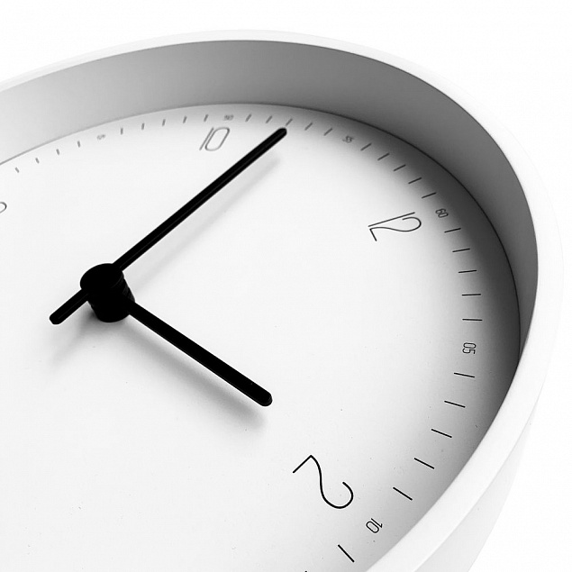 Часы настенные Lite, белые с логотипом в Белгороде заказать по выгодной цене в кибермаркете AvroraStore