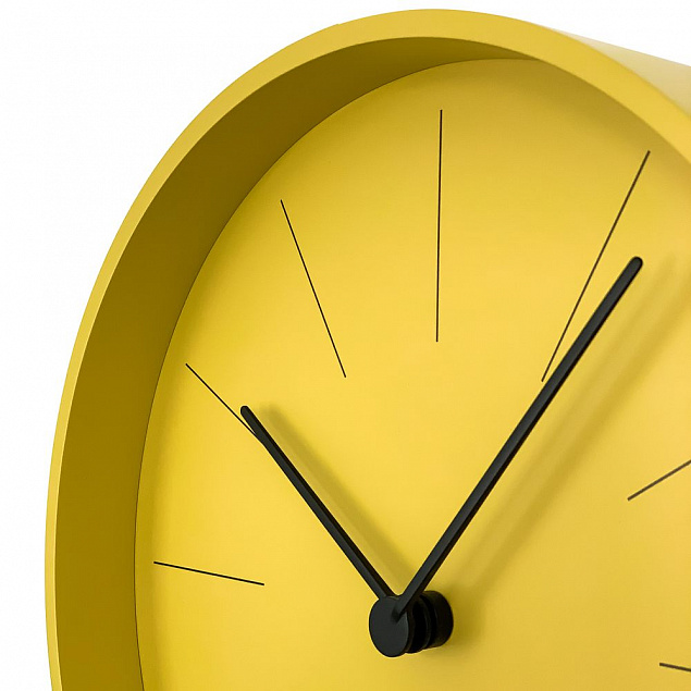 Часы настенные Ozzy, желтые с логотипом в Белгороде заказать по выгодной цене в кибермаркете AvroraStore