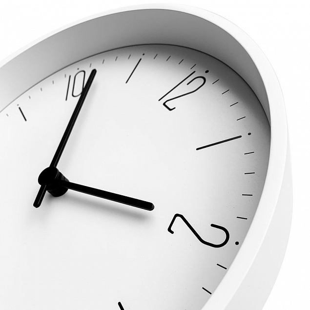 Часы настенные Casper, белые с логотипом в Белгороде заказать по выгодной цене в кибермаркете AvroraStore