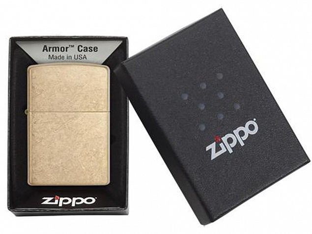 Зажигалка ZIPPO Armor™с покрытием Tumbled Brass с логотипом в Белгороде заказать по выгодной цене в кибермаркете AvroraStore